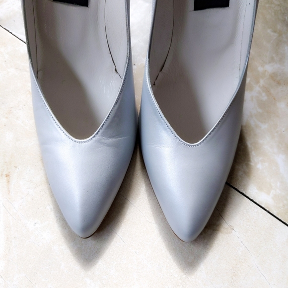 Vtg 90s Stuart Weitzman Silver Pointy Pump 9AA - Picture 3 of 5